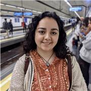 Enseño portugués y cultura portuguesa a quien quiera que esté interesado en conocer más sobre mi tierra.